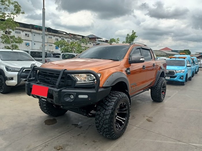 FORD DOUBLE CAB 4WD AT