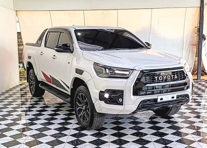 2024 TOYOTA DOUBLE CAB 4WD AT