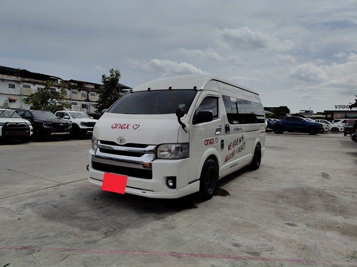 2013 TOYOTA VAN 2WD MN