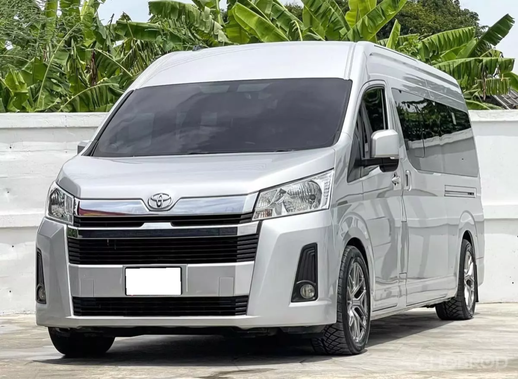 2020 TOYOTA COMMUTER